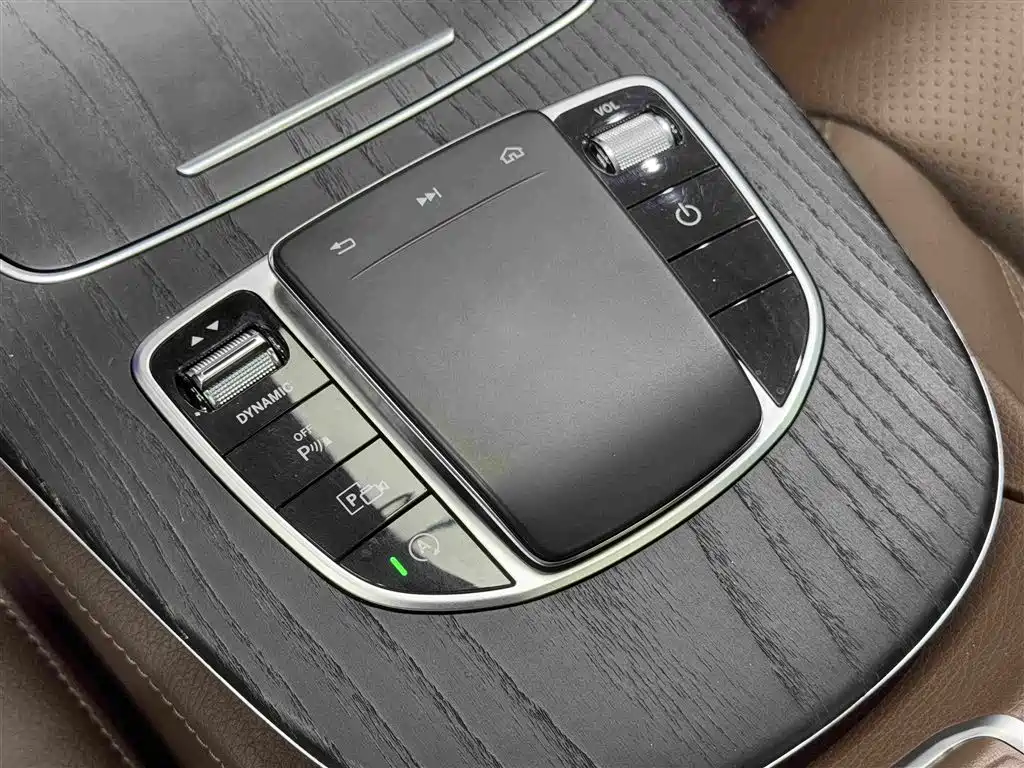 Mercedes-Benz E-Class 2020 — фото 12