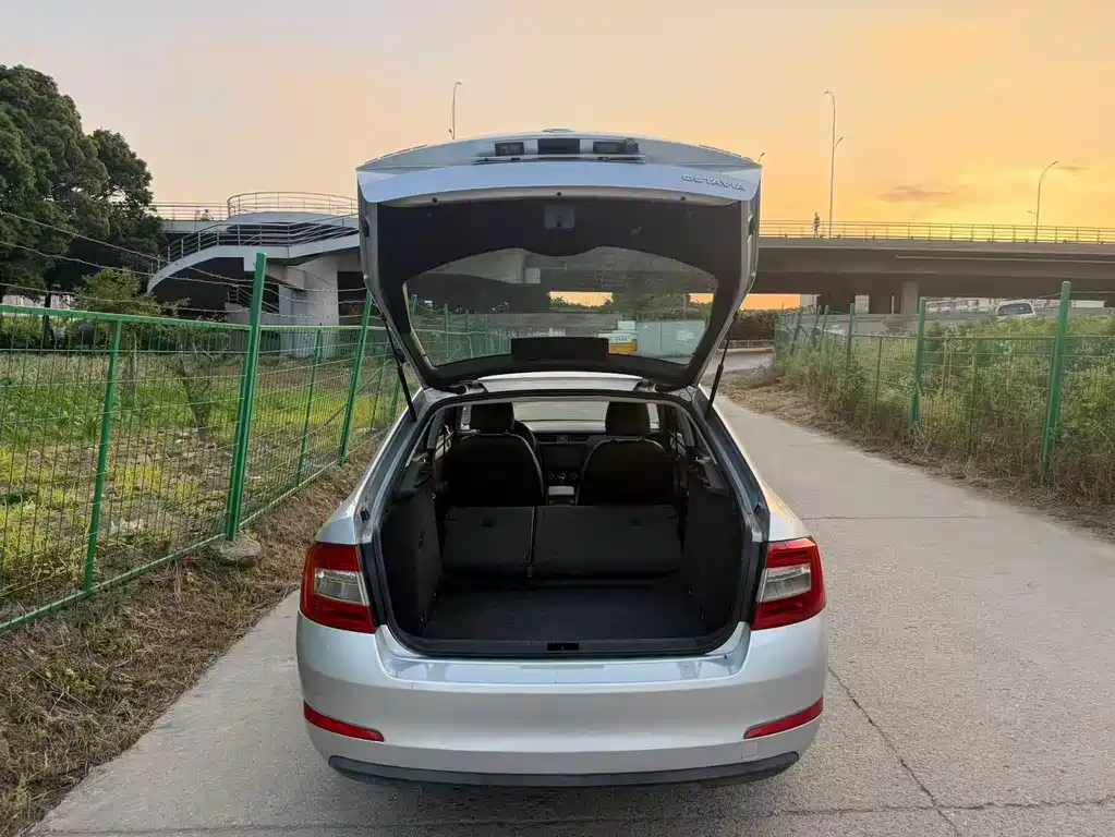 Skoda Octavia 2015 — фото 14