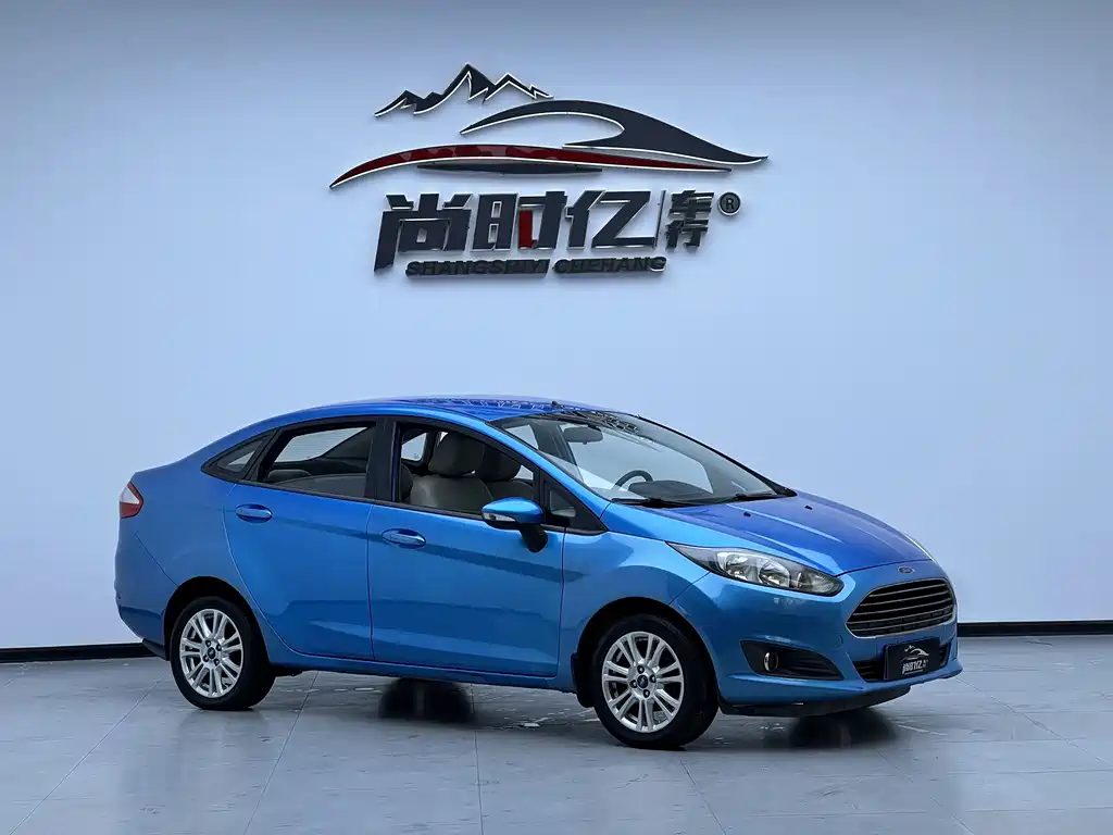 Ford Fiesta 2014 — фото 2