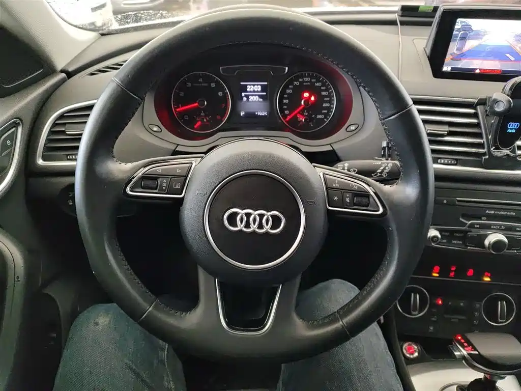 Audi Q3 2018 — фото 11