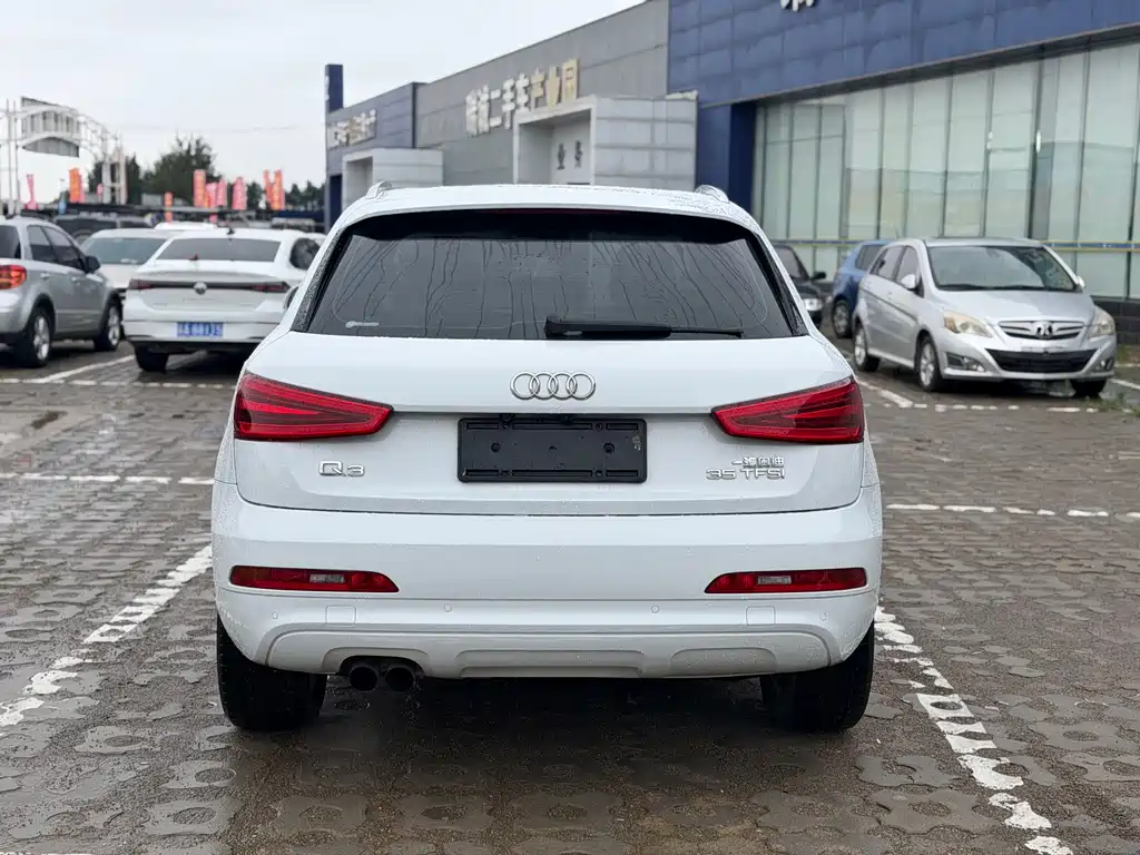 Audi Q3 2016 — фото 13