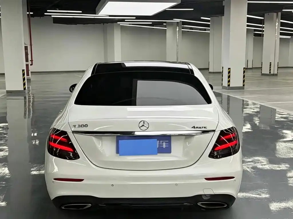 Mercedes-Benz E-Class 2019 — фото 15