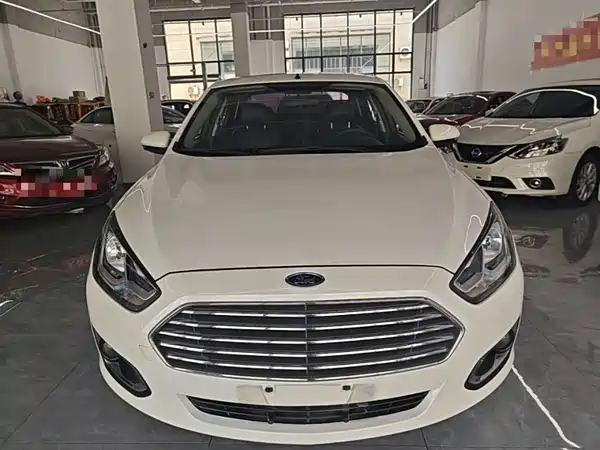 Ford Escort 2015