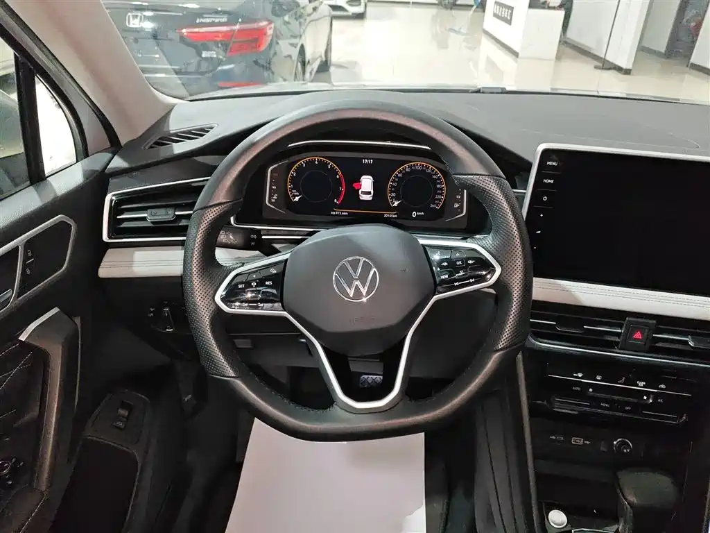 Volkswagen Tiguan L 2023 — фото 7
