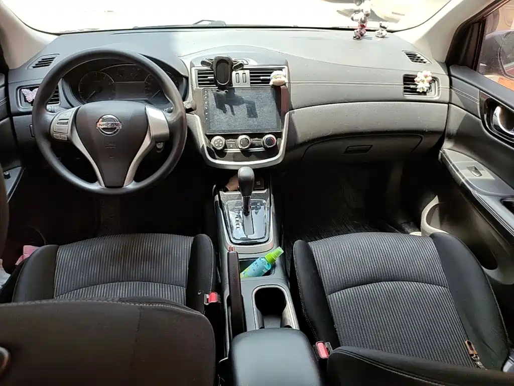 Nissan Tiida 2018 — фото 10