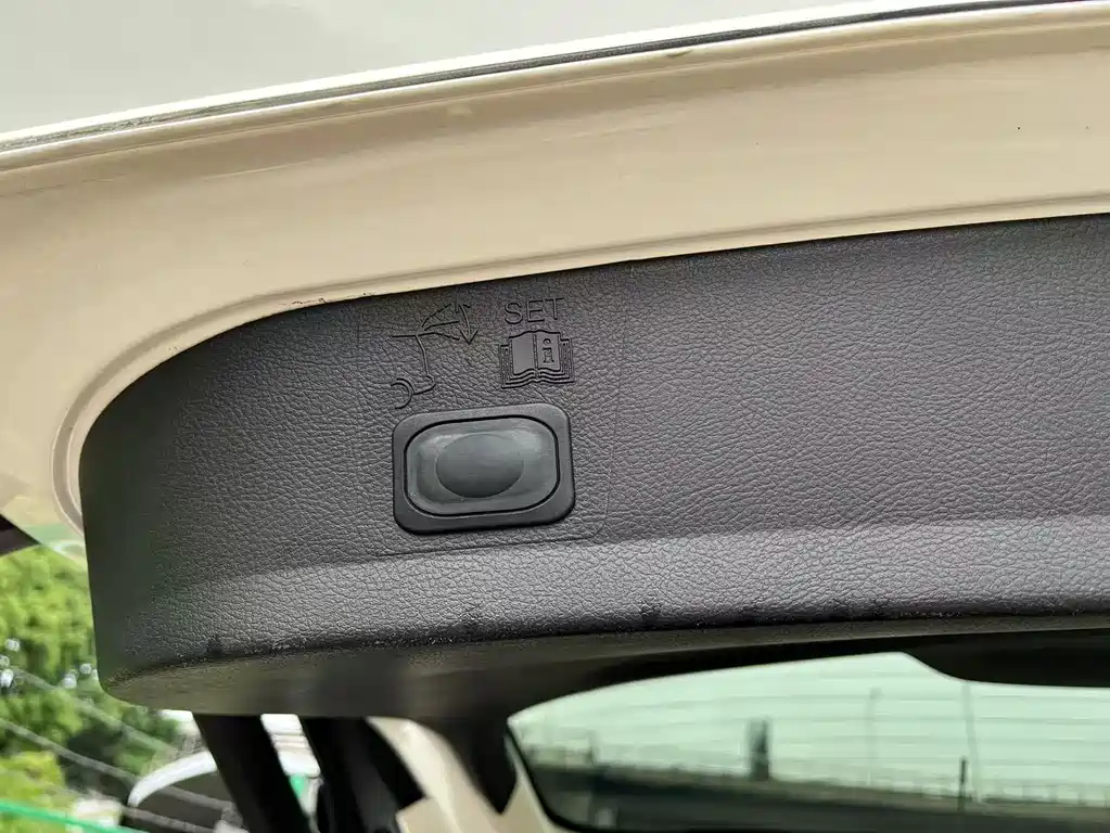 Ford Kuga 2015 — фото 13