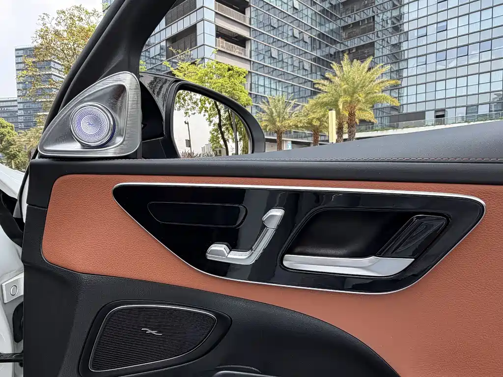 Mercedes-Benz C-Class 2023 — фото 12