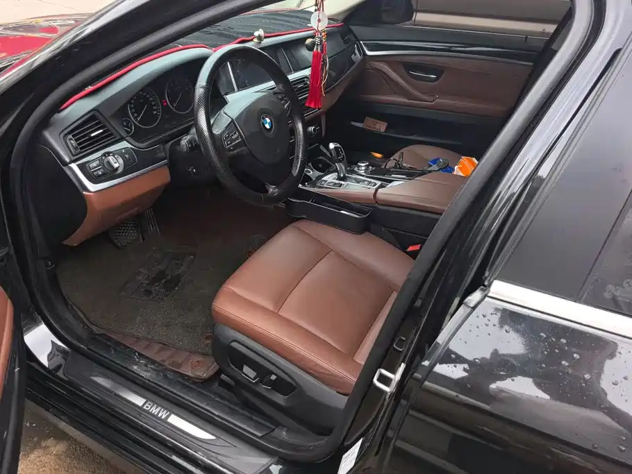 BMW 5 Series 2015 — фото 9