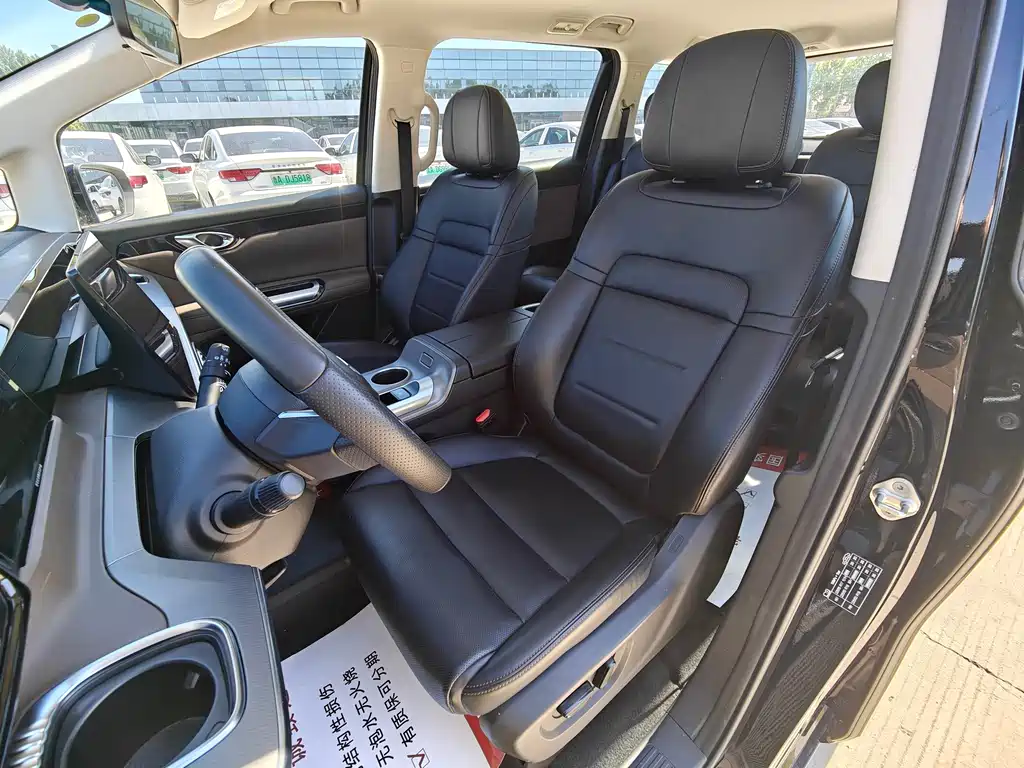 GAC Motor E8 Hybrid 2024 — фото 17