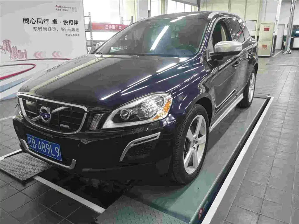 Volvo XC60 2012 — фото 1