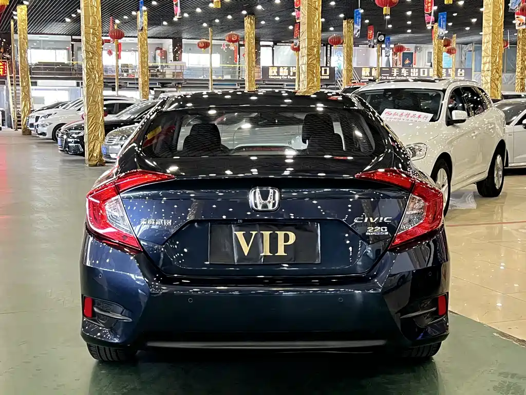 Honda Civic 2019 — фото 8
