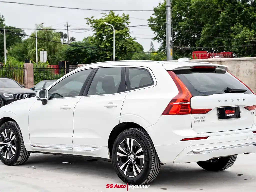 Volvo XC60 2024 — фото 4