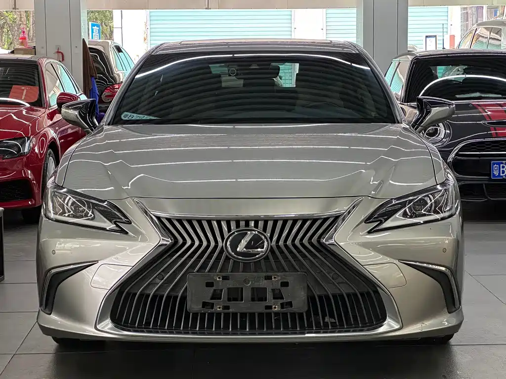 Lexus ES 2021 — фото 2