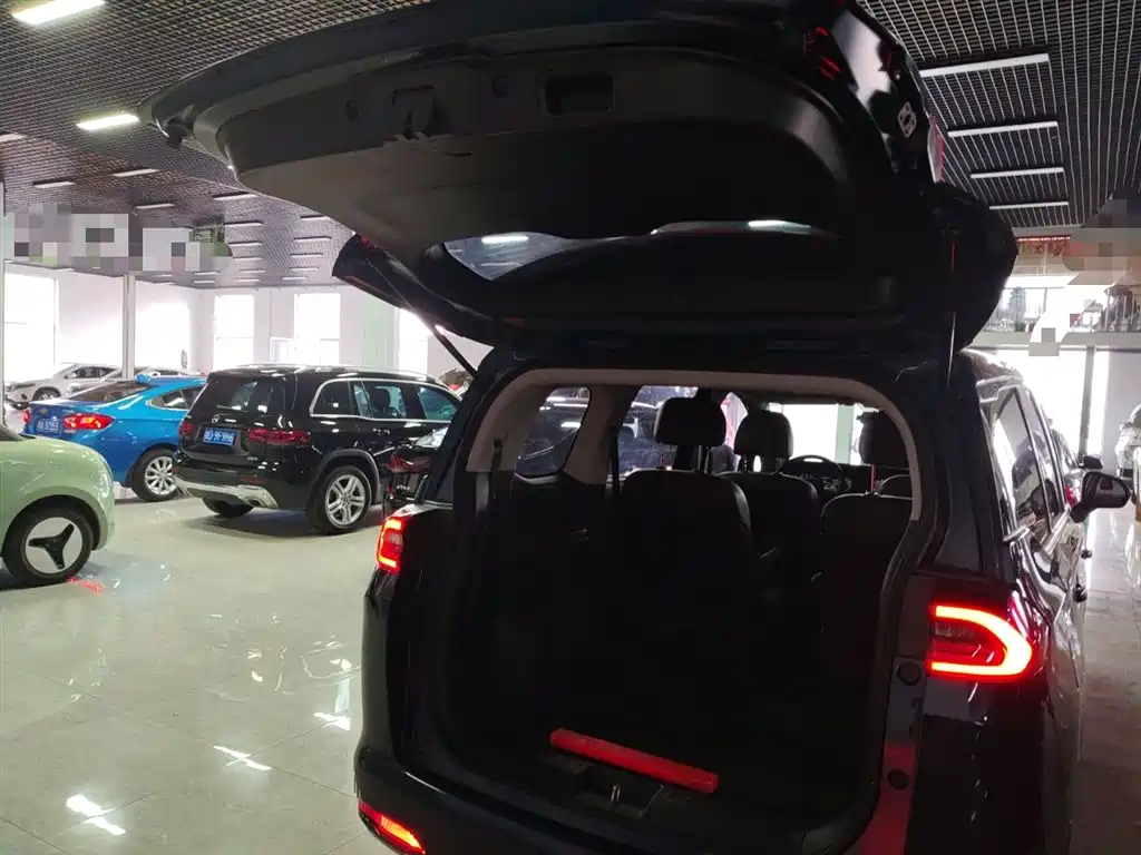 GAC Motor Trumpchi M6 2020 — фото 19