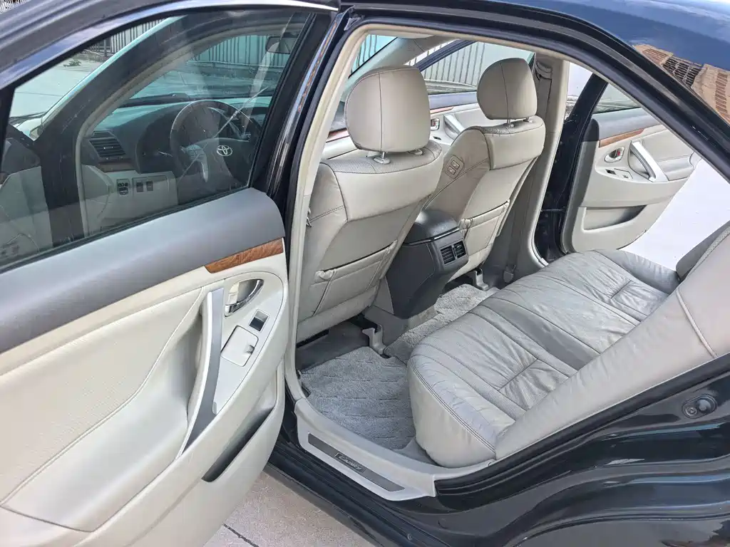 Toyota Camry 2009 — фото 10