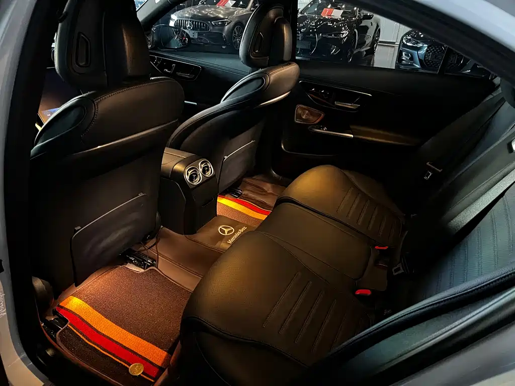 Mercedes-Benz C-Class 2023 — фото 14