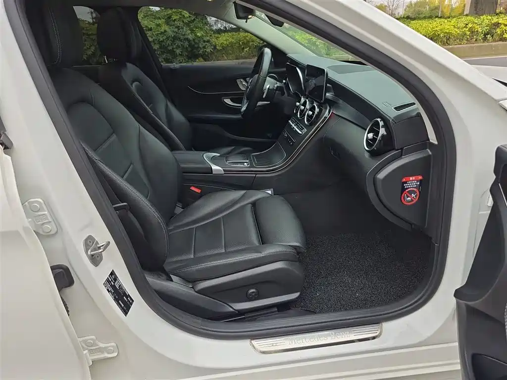 Mercedes-Benz C-Class 2022 — фото 17