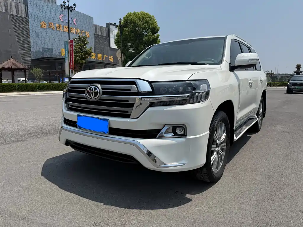 Toyota Land Cruiser 2020 — фото 1