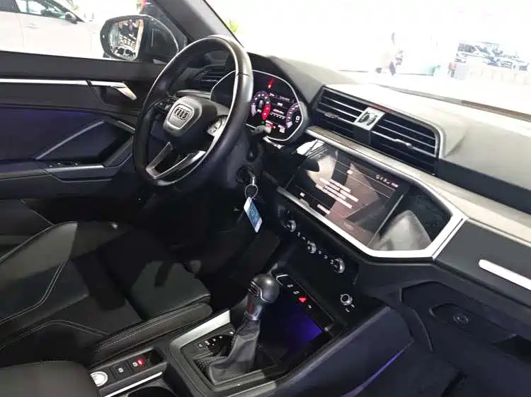 Audi Q3 2024 — фото 19