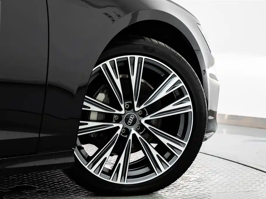 Audi A6L 2025 — фото 18