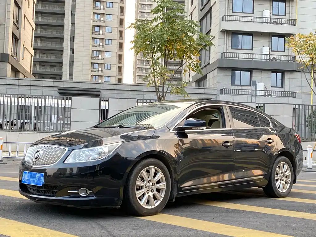 Buick LaCrosse 2011 — фото 2