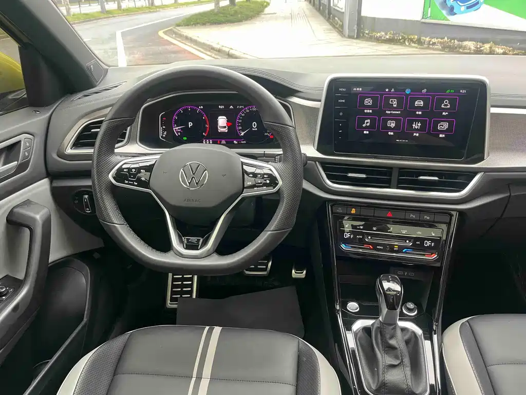 Volkswagen T-Roc 2023 — фото 11