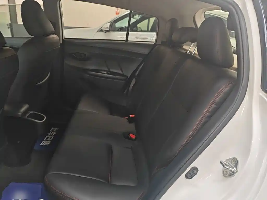 Toyota Yaris L 2017 — фото 17