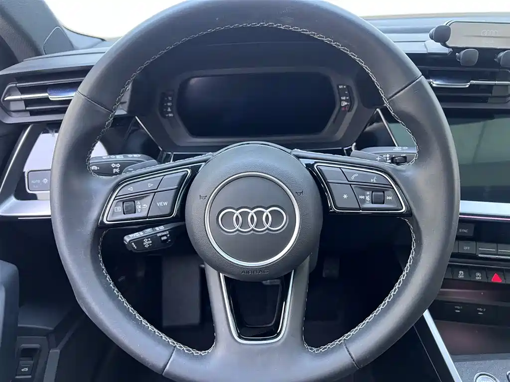 Audi A3 2023 — фото 5
