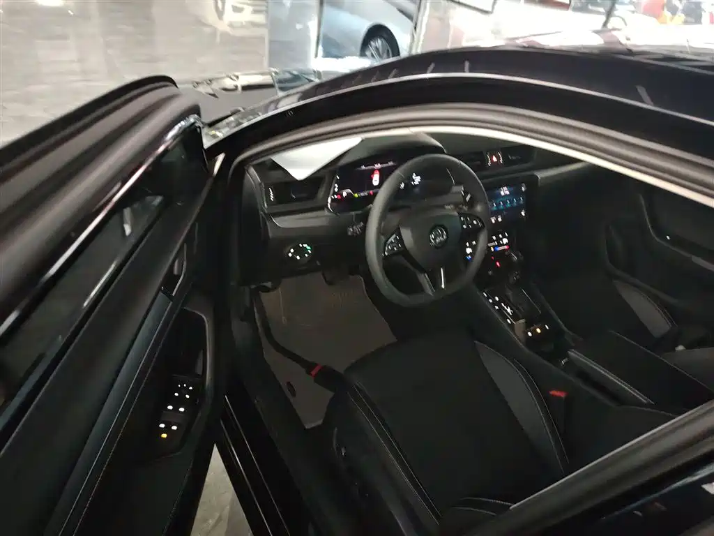 Skoda Superb 2020 — фото 12