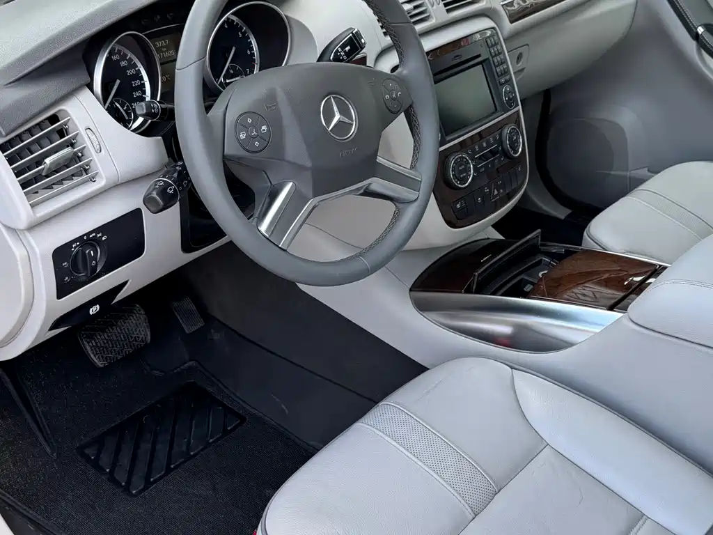Mercedes-Benz R-Class 2012 — фото 18