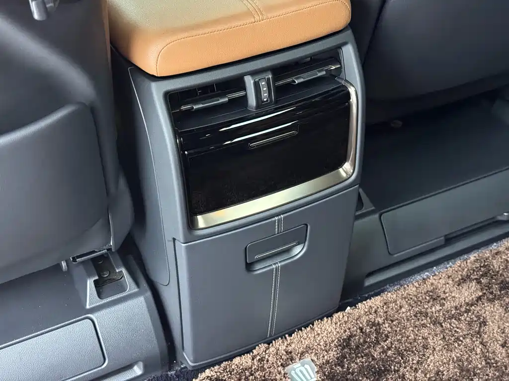 Toyota Vellfire 2025 — фото 15
