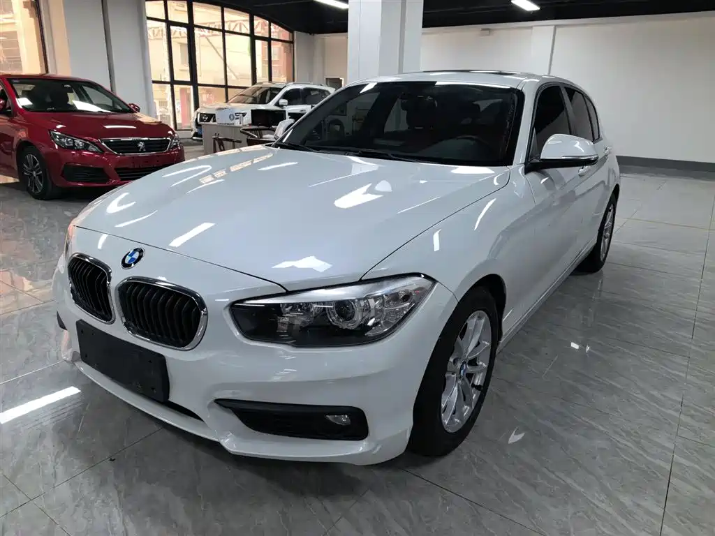 BMW 1 Series 2019 — фото 2