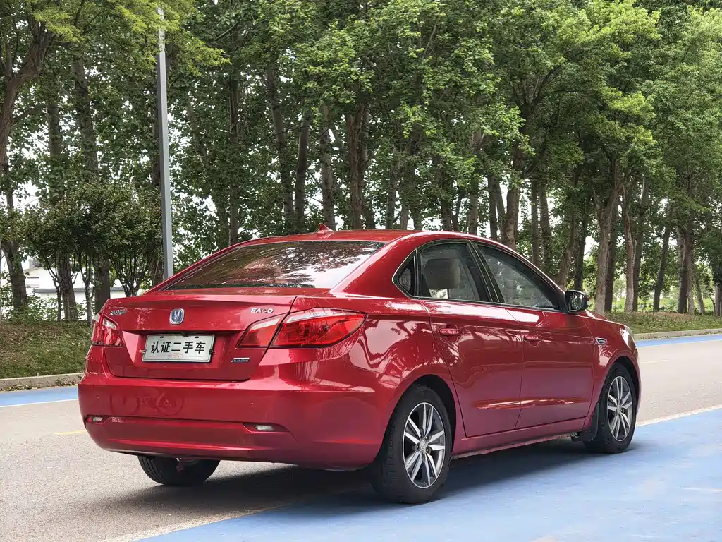 Changan Eado 2016 — фото 5