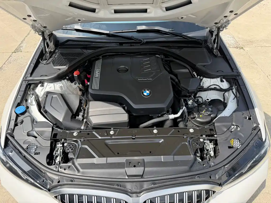 BMW 3 Series 2023 — фото 14