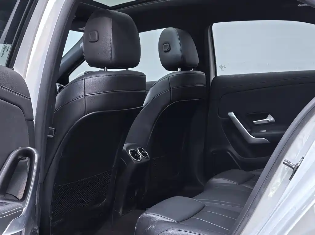 Mercedes-Benz A-Class 2021 — фото 4
