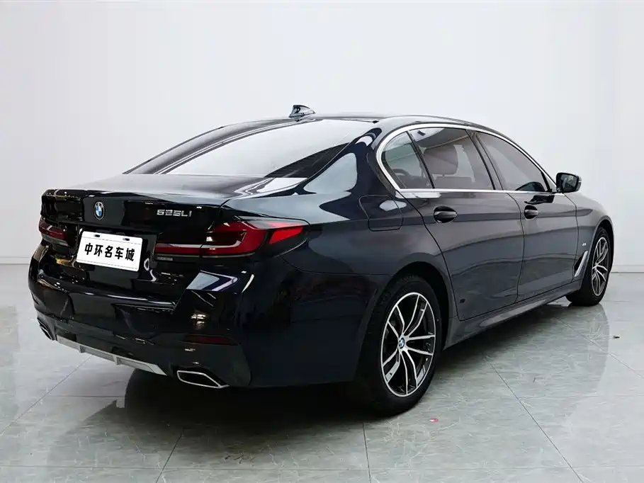 BMW 5 Series 2023 — фото 18