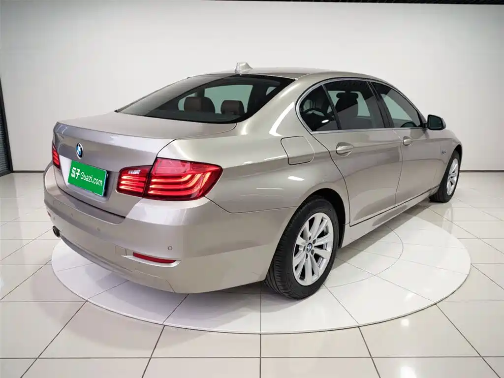 BMW 5 Series 2015 — фото 7