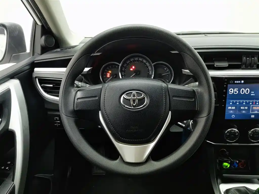 Toyota Corolla 2019 — фото 11