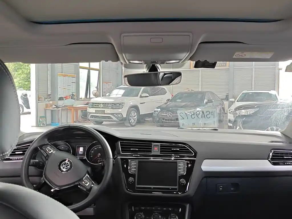 Volkswagen Tiguan L 2018 — фото 10