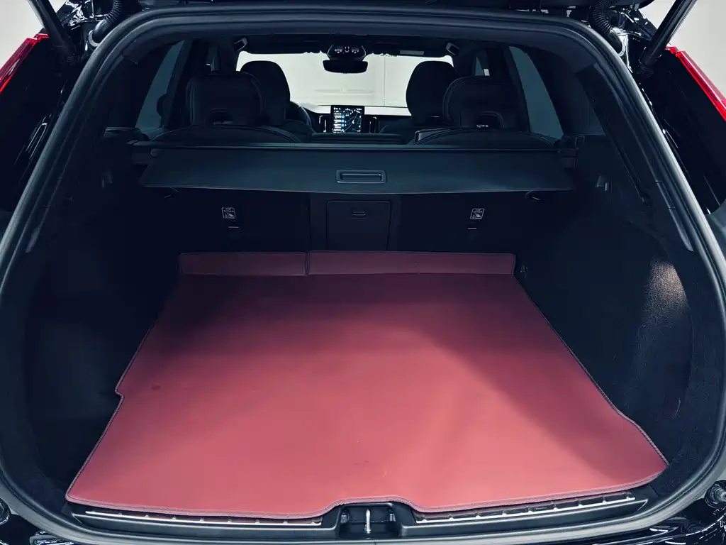 Volvo XC60 2025 — фото 17