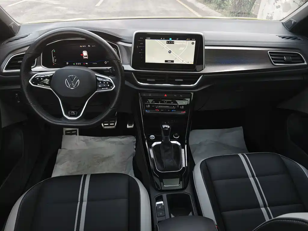 Volkswagen T-Roc 2023 — фото 10