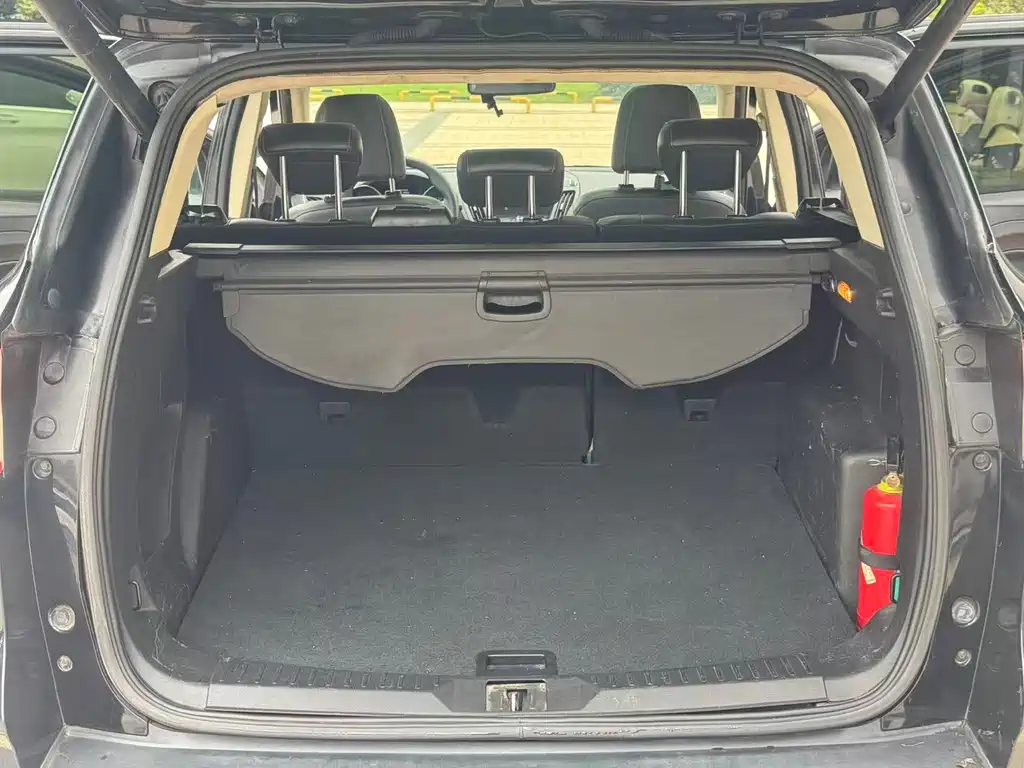 Ford Kuga 2015 — фото 30