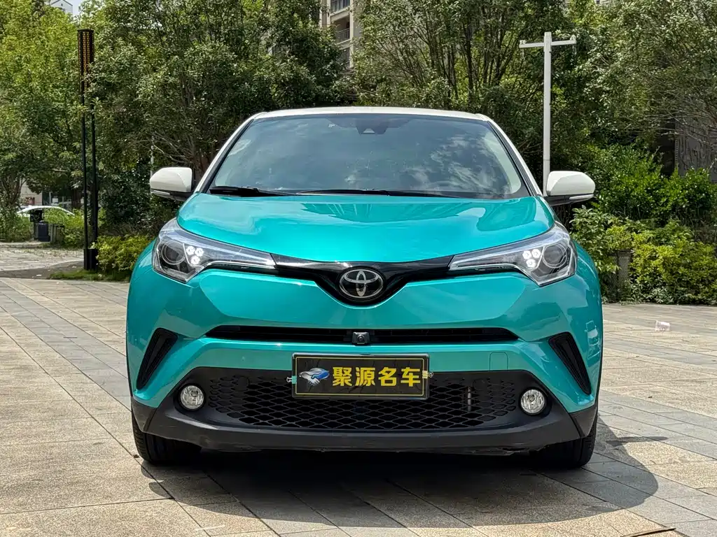 Toyota C-HR 2020 — фото 2