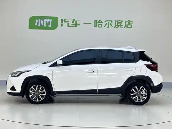 Toyota Yaris L 2022