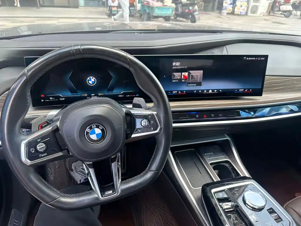 BMW 7 Series 2023 — фото 10
