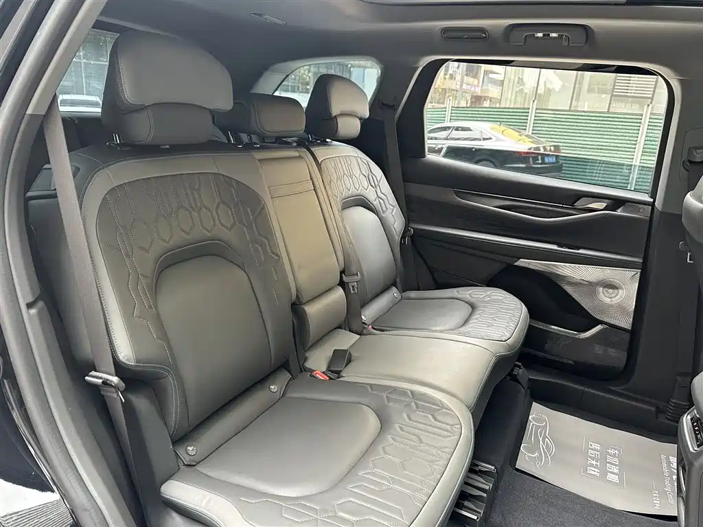 Ford Edge 2024 — фото 10