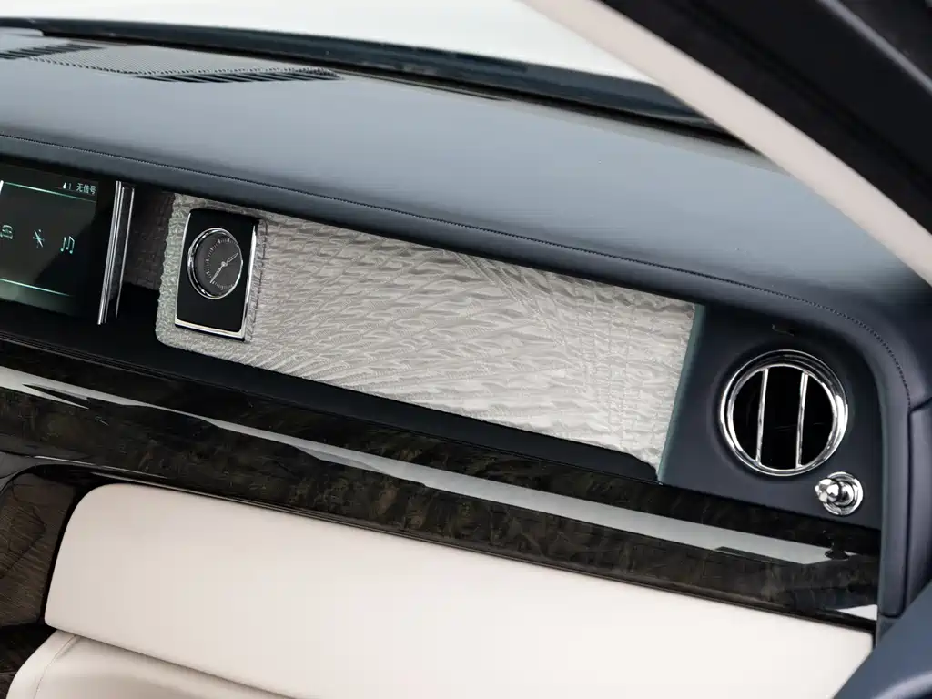 Rolls-Royce Phantom 2020 — фото 12