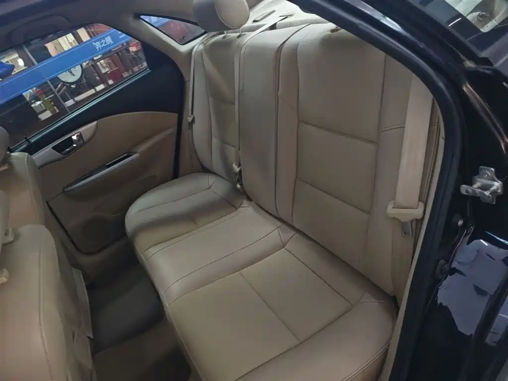Buick Excelle 2015 — фото 17