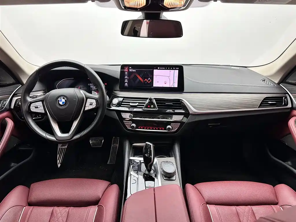BMW 5 Series 2021 — фото 10