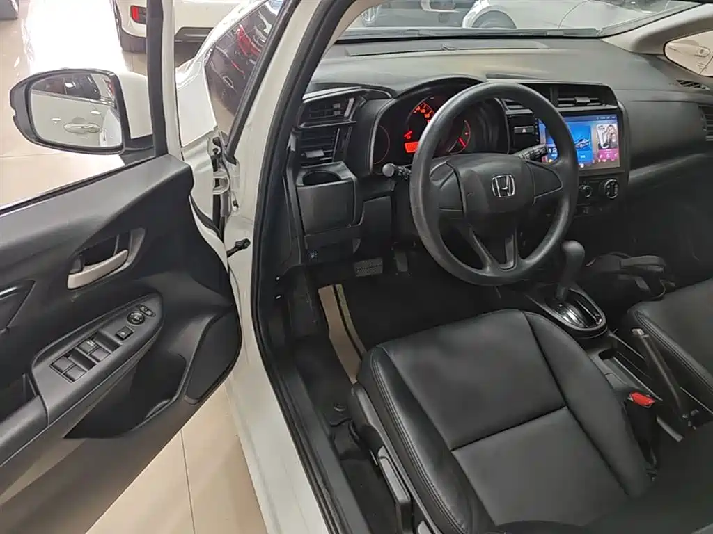 Honda Fit 2018 — фото 16